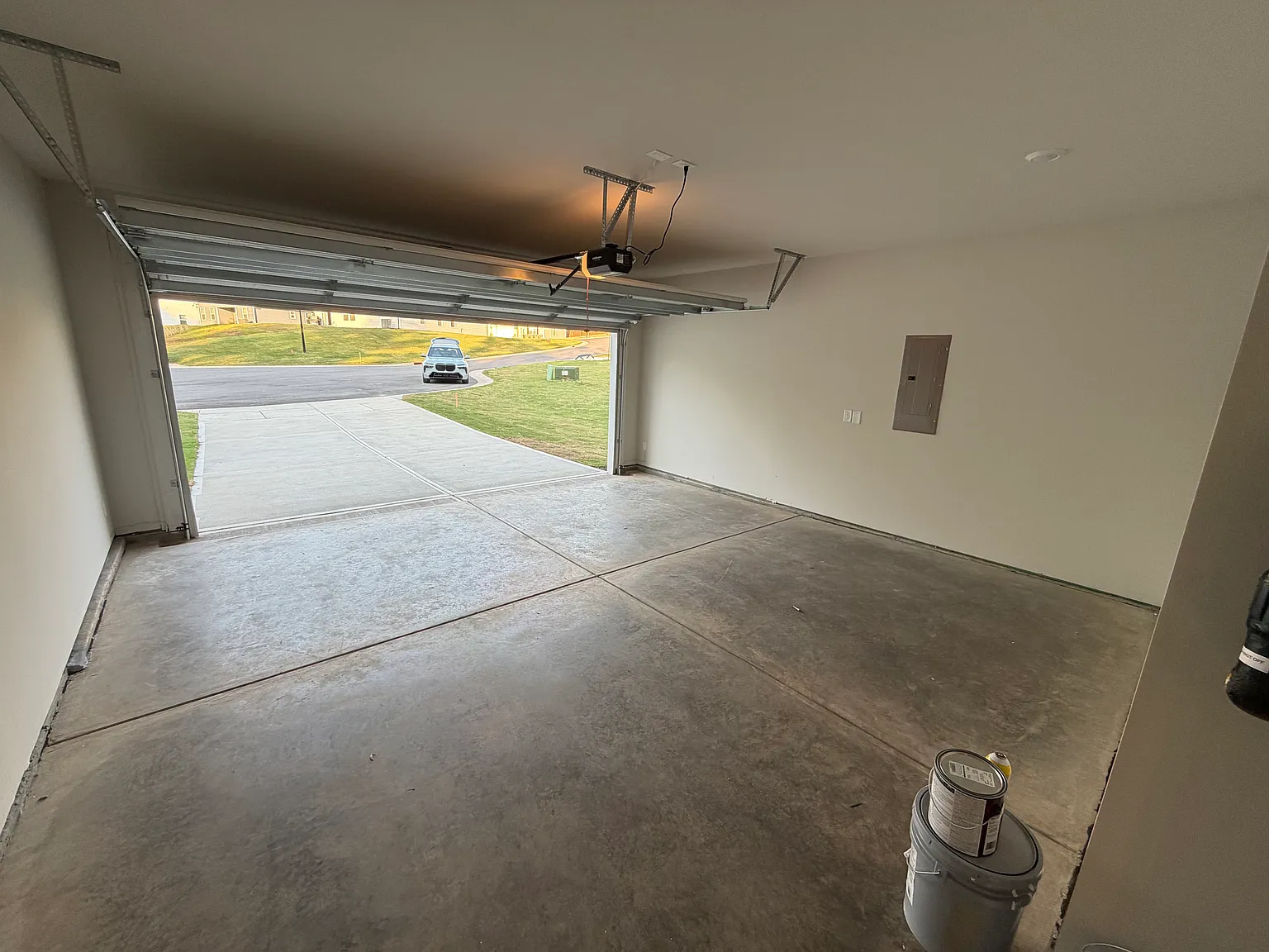 5 bed, 2294 sqft, $2,600 — Photo 3