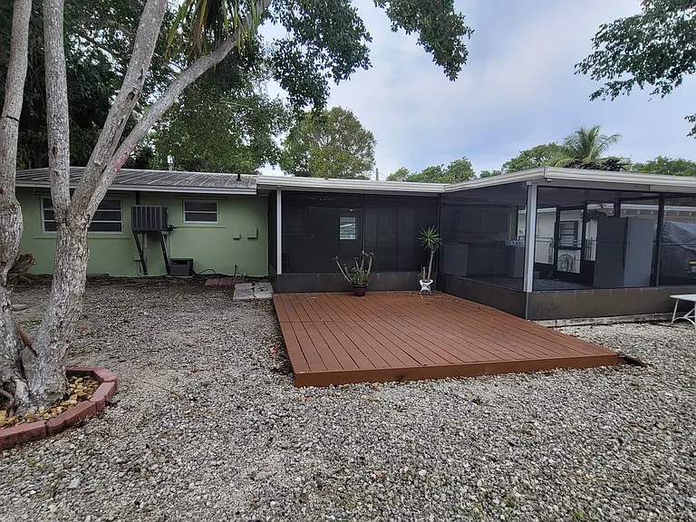 664 Colson Dr — Photo 3