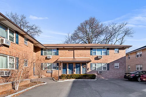 139 Royal Ave Photo 1