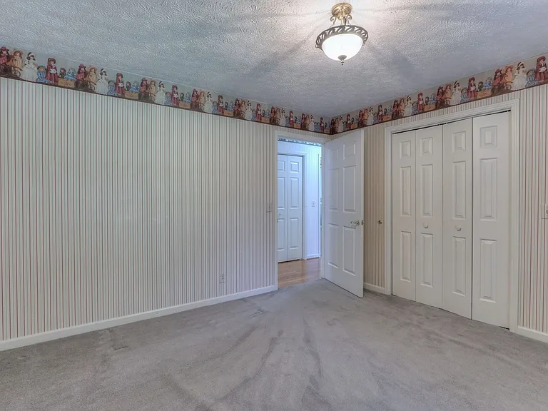 2303 Friendship Dr — Photo 25
