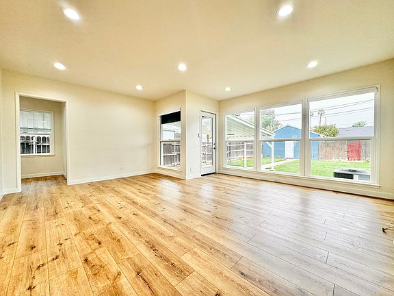 4th image of 17035 Burton St #1A