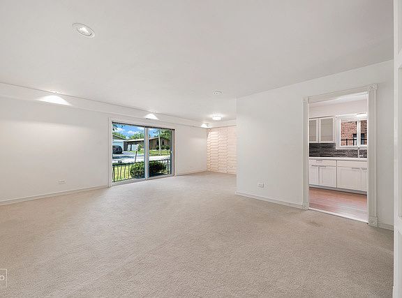 3rd image of 22633 Pleasant Dr APT 1