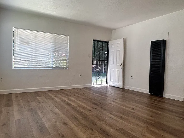 3223 E Clinton Ave #3223 — Photo 4