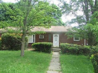 11 Willow Ln, New Windsor, NY 12553