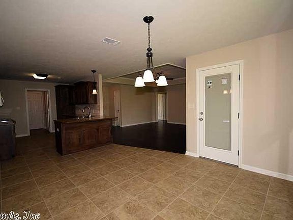 5th image of 76 Dove Ln
