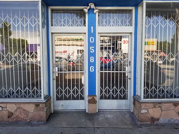 2nd image of 10586 W Pico Blvd