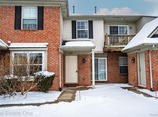 17185 Higdon Dr, Brownstown, MI 48193