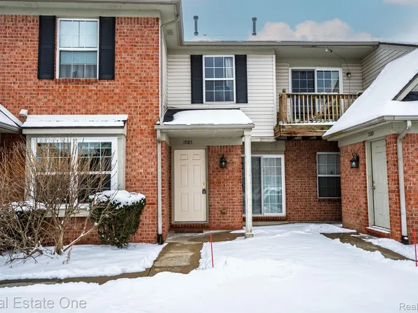 17185 Higdon Dr, Brownstown, MI 48193