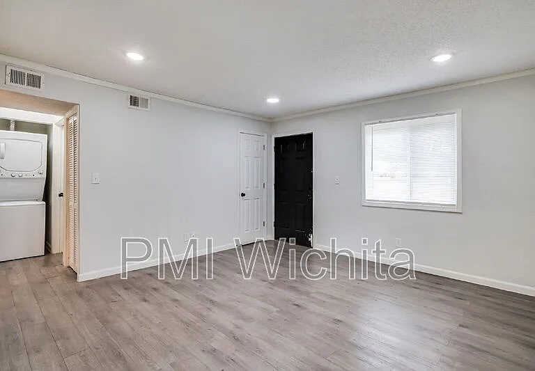 420 W Mahoney Dr — Photo 4