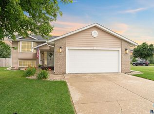 4801 S Samantha Dr, Sioux Falls, SD 57106