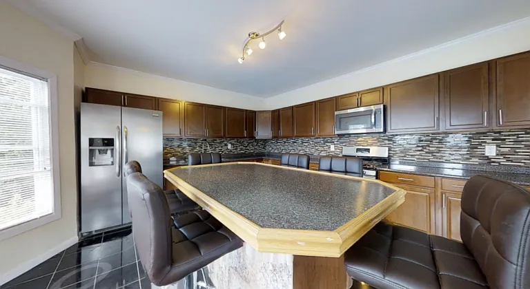 323 Lexington Ave #2 — Photo 8