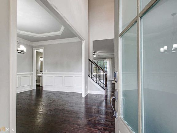 5th image of 2447 Brewer Way NE