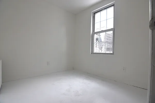 Rented by The Agency | media 4