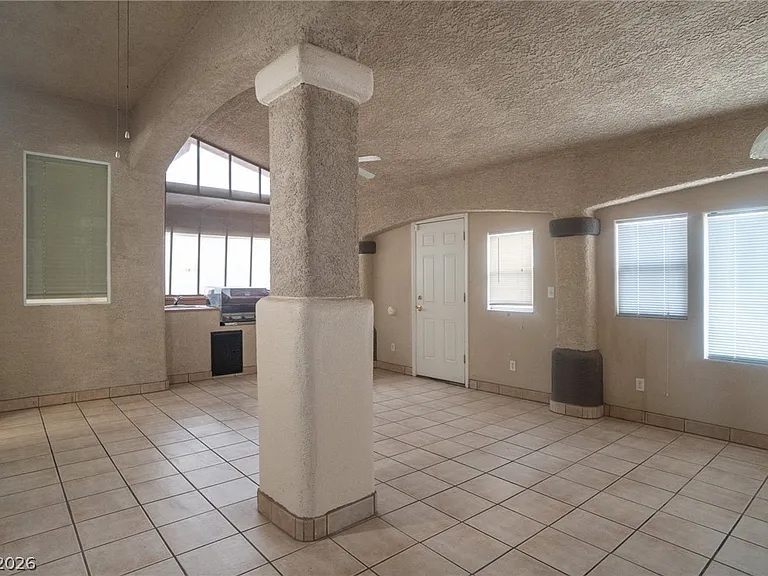 7861 Darby Ave — Photo 37