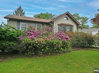 64 Rivervale Rd, Park Ridge, NJ 07656