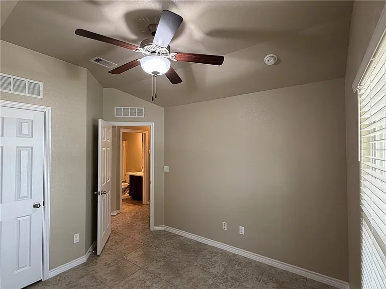 8033 Cormorant Dr — Photo 19