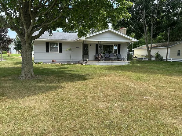 1674 N Shore Dr, Mears, MI 49436