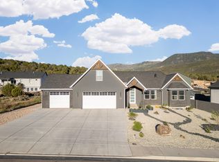 1933 S Oak Springs Cir, Cedar City, UT 84720