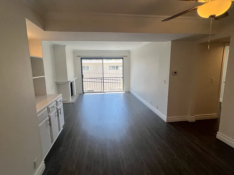 4307 Whitsett Ave #204 — Photo 34