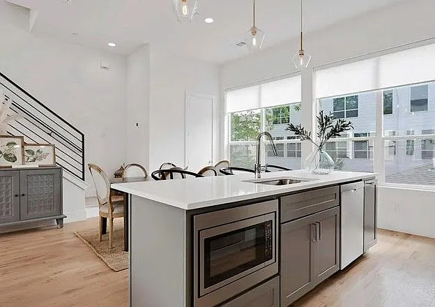 5915 Lindell Ave #103 — Photo 16