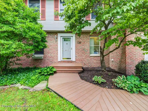 607 Pamela Dr, Clarks Summit, PA 18411