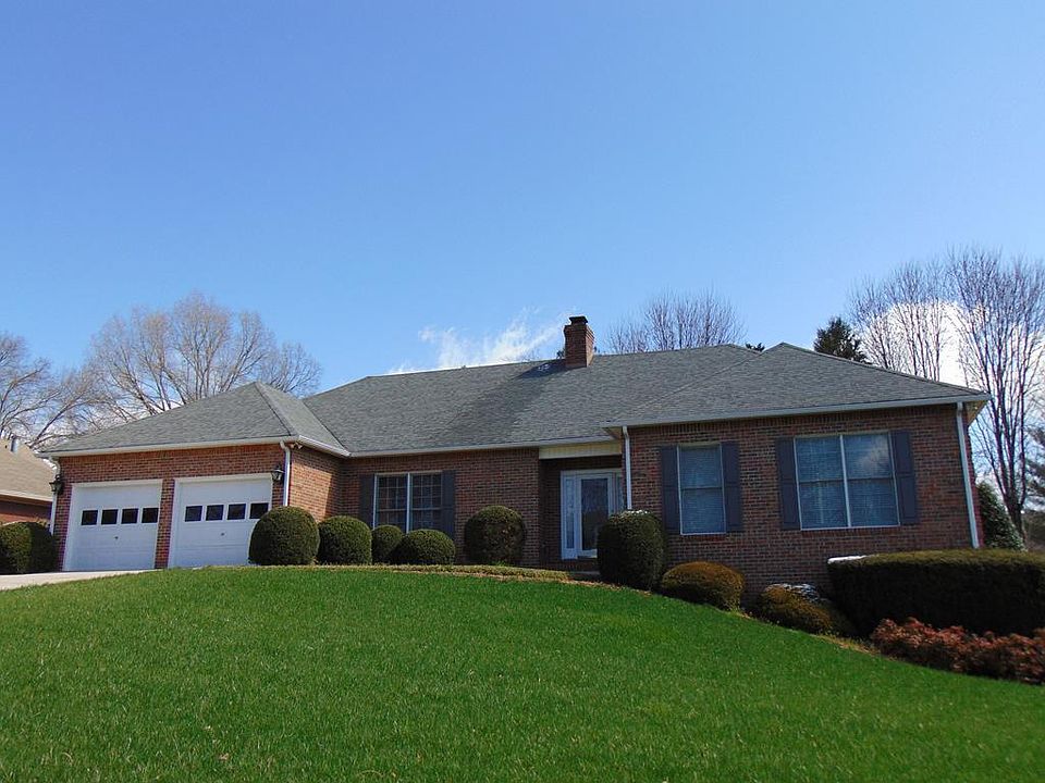 1st image of 839 Oaklawn Ct
