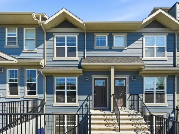 412 W Cranbrook Sq SE, Calgary, AB T3M 3E3