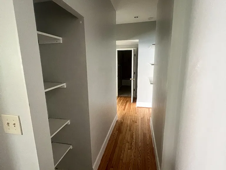 211 W 9th St #2 — Photo 3