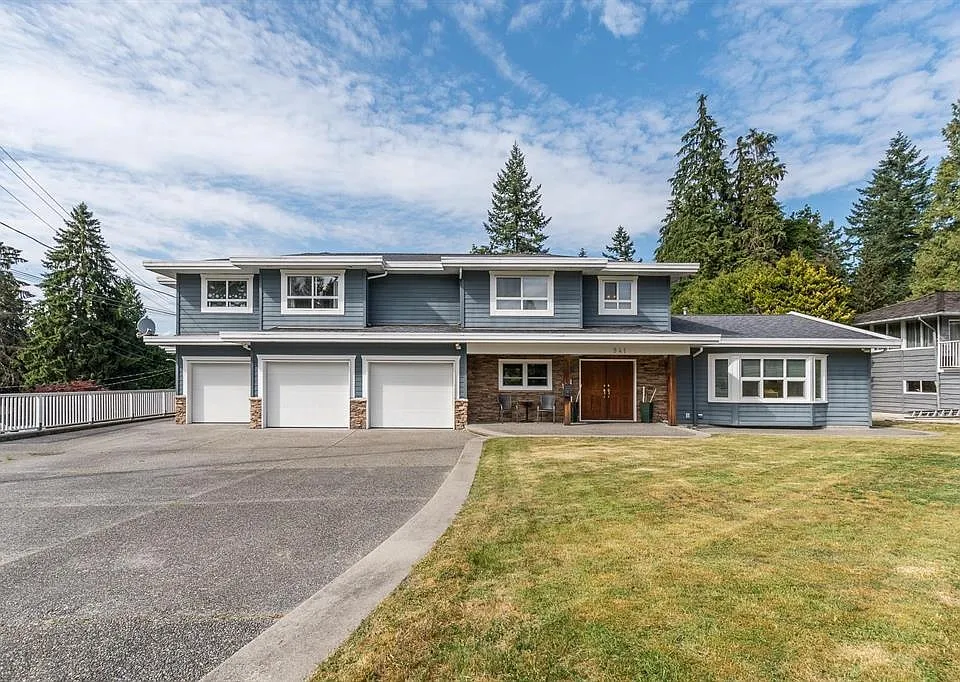 941 Selkirk Cres