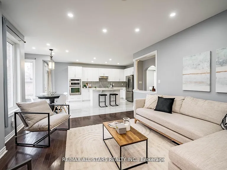 138 Yakefarm Blvd — Photo 12