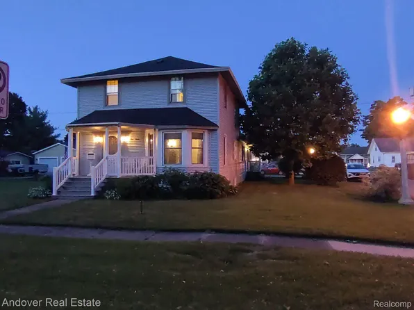 112 Michigan Ave, Sturgis, MI 49091