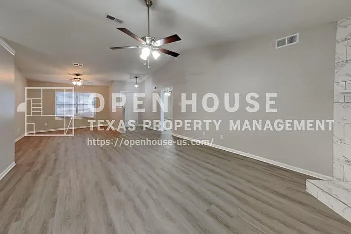 6010 Rocky Point Dr — Photo 4