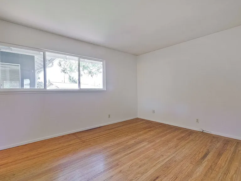 160 Kit Carson Ct — Photo 47
