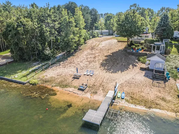 8170 W Lumberjack Dr, Mears, MI 49436