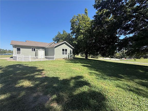 3rd image of 663 Golf Rd