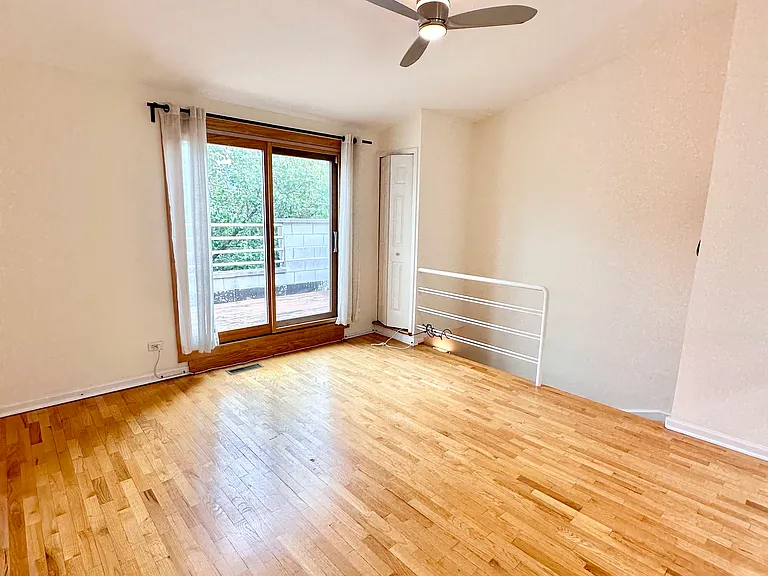 650 N Armour St — Photo 24
