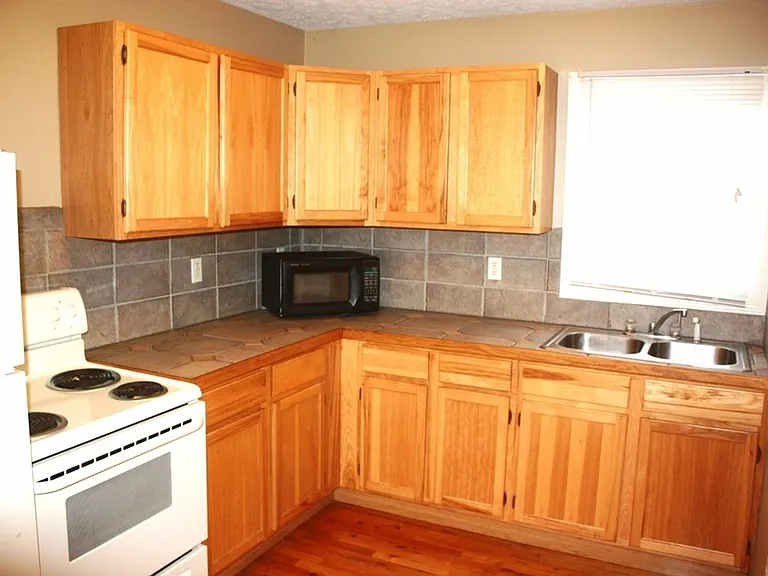 203 E College Ave — Photo 7
