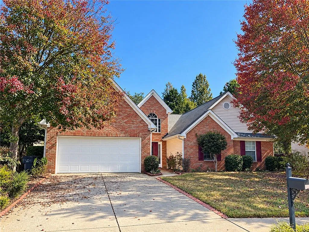 4 bed, 2.0 bath, 2876 sqft, $2,650 — Photo 1