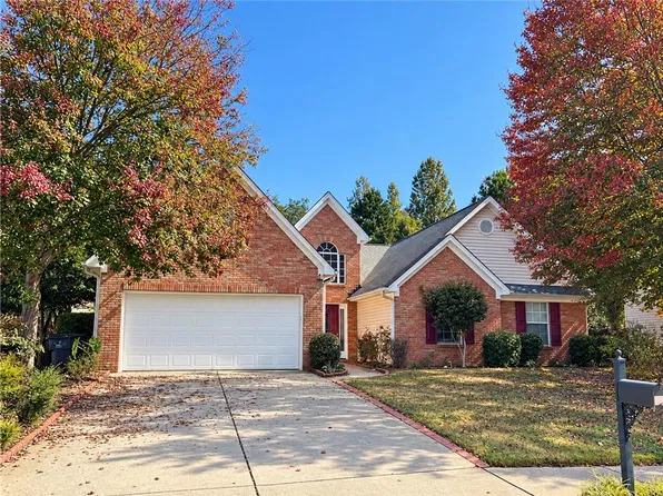 4011 Oak Crossing Dr, Suwanee, GA 30024