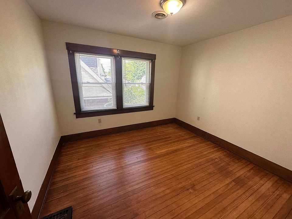 spr100 100 Spruce St Grove City PA Zillow