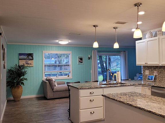 Front Door/entry way view