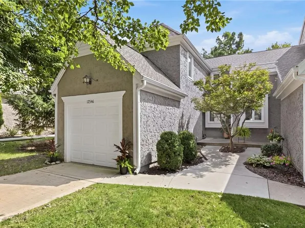 12546 Broadmoor St, Overland Park, KS 66209