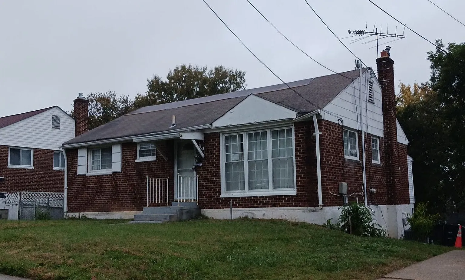 2108 Van Buren St photo 1