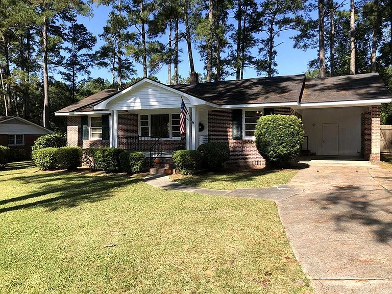 111 Brookwood Dr — Photo 1