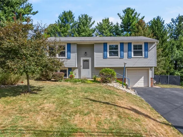 144 Rivercrest Dr, Coraopolis, PA 15108