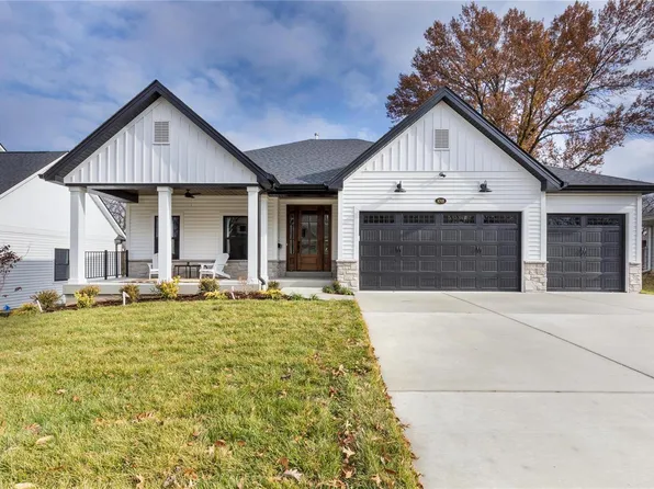 1018 Nana Ln, Saint Louis, MO 63131