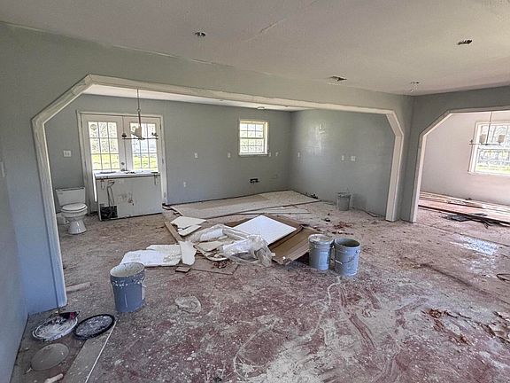 3rd image of 258 Mount Pleasant Rd