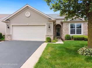 2852 Edgewater Dr, Elgin, IL 60124