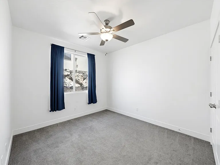 1489 W 460 N — Photo 24