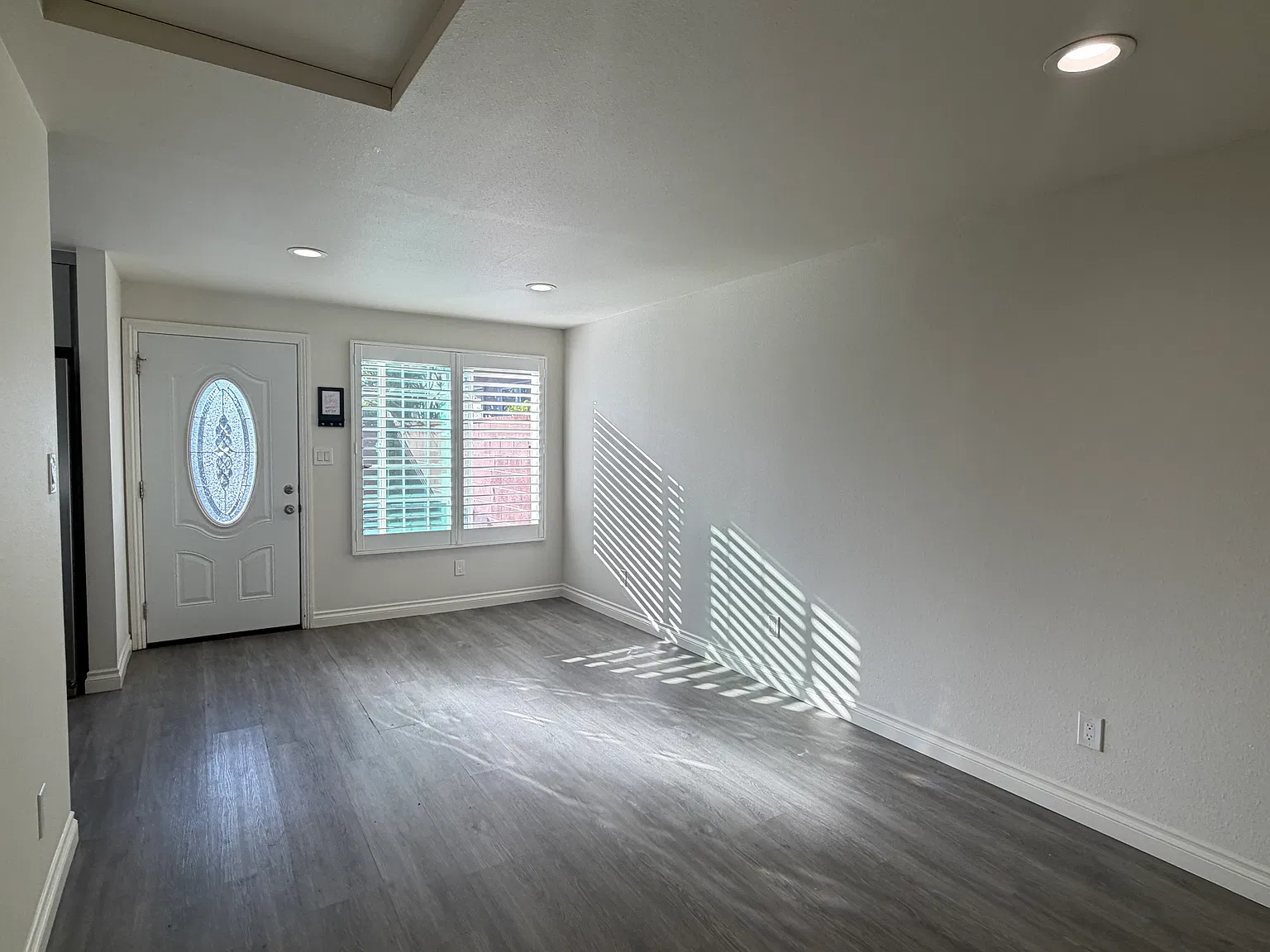2 bed, 700 sqft, $2,800 — Photo 2